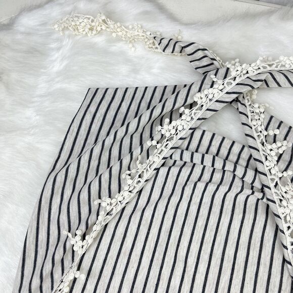 ⚓️ NWOT Oatmeal Black Striped Triangle Bandanna Scarf Lace Fringe Forever 21 OS - Picture 9 of 16